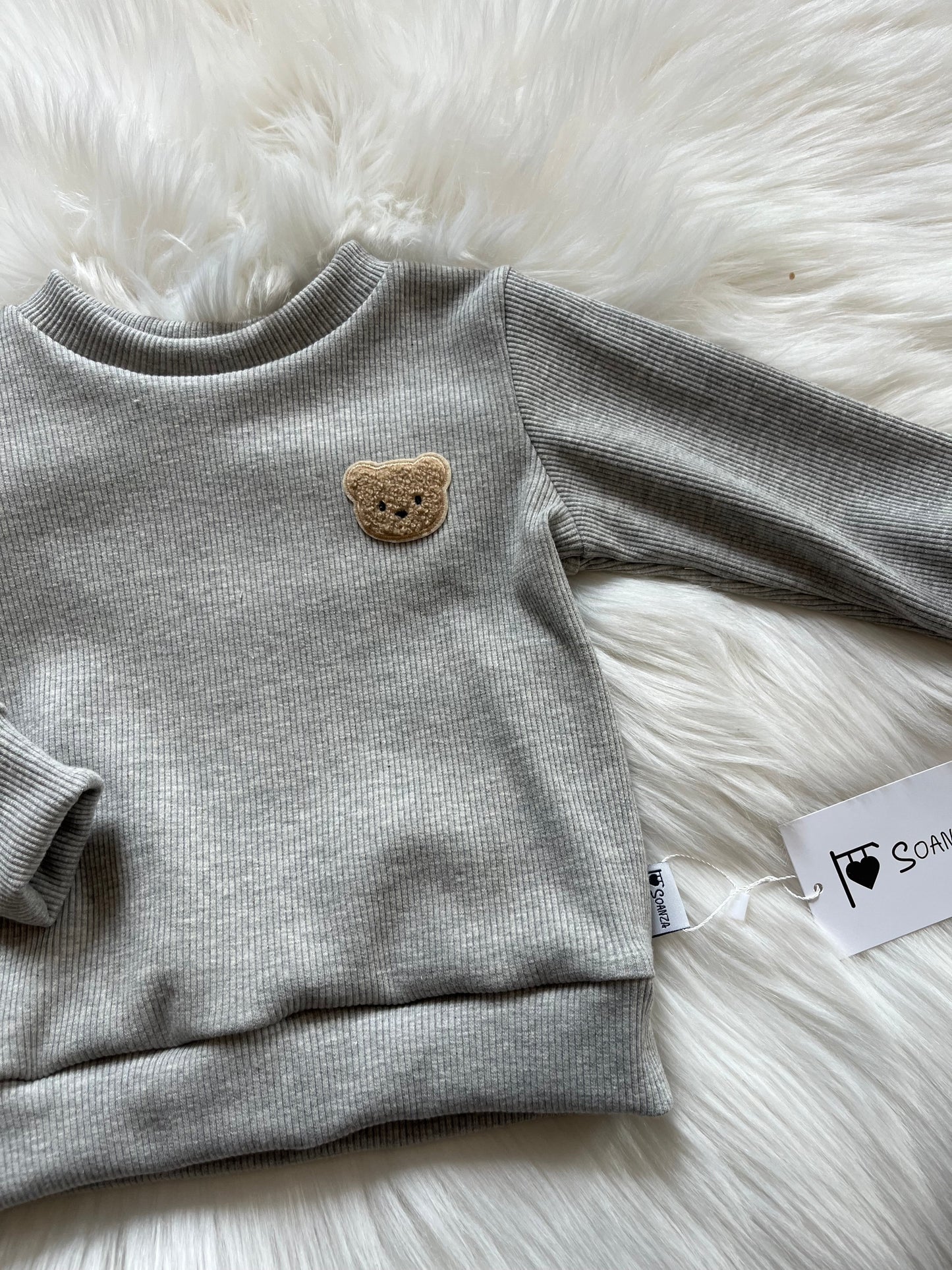 Sweater mit Teddypatch